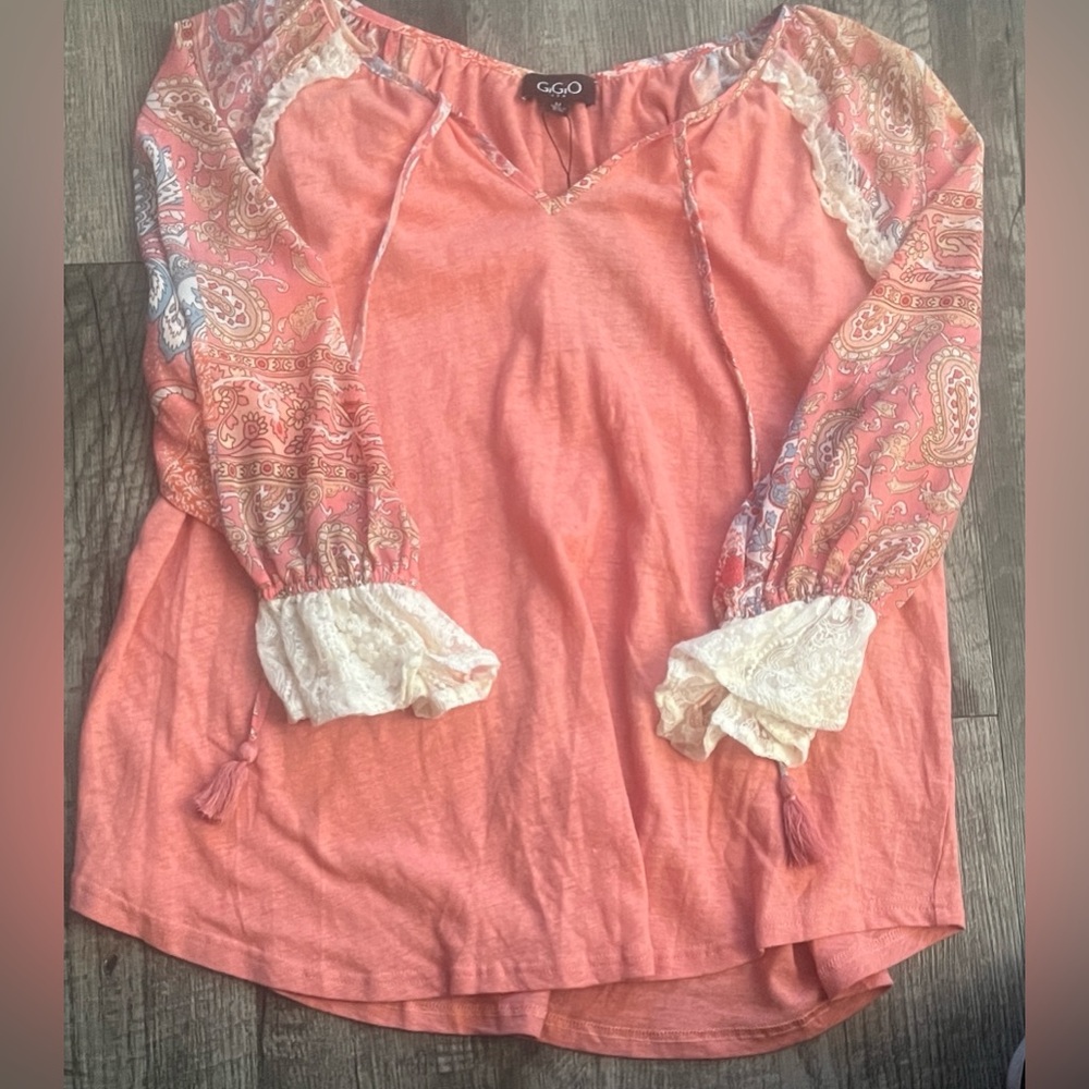 G&G Live Coral Paisley-Sleeve Peasant Blouse